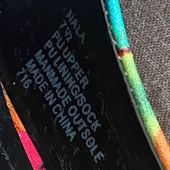 Steve Madden Nala multicolored floral hidden platform pumps. Size 7.5 - Picture 10 of 13